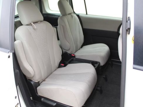 Used 2012 MAZDA MAZDA5 Sport image 16