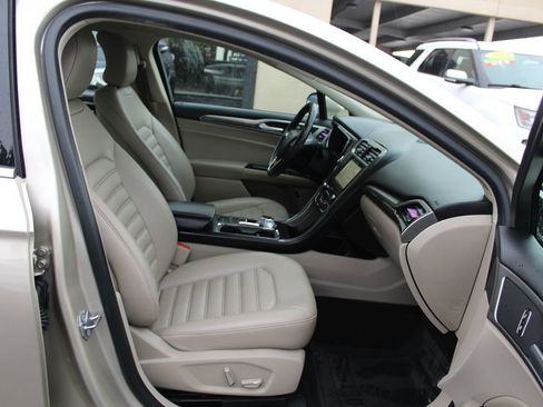 Used 2019 Ford Fusion SEL image 23