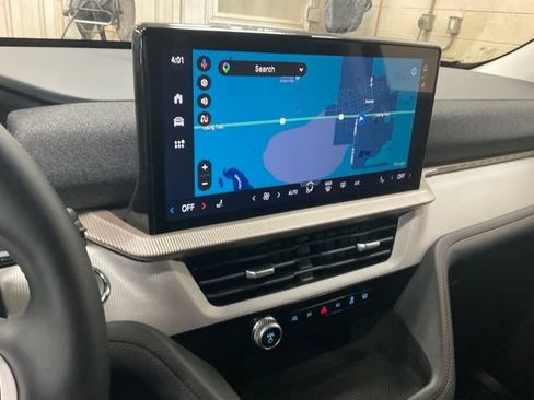 Used 2025 Ford Explorer Active AWD/4WD image 11