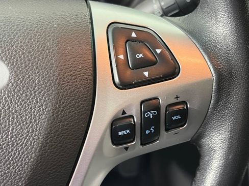 Used 2015 Ford Explorer XLT w/ Equipment Group 202A image 18