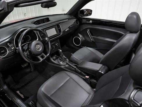 Used 2013 Volkswagen Beetle 2.0T FWD image 7