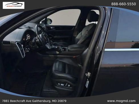 Used 2019 Porsche Cayenne AWD/4WD image 2