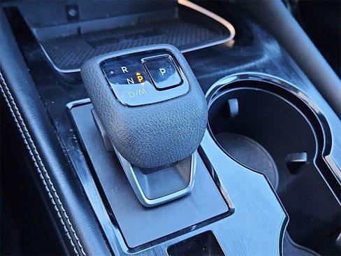 Used 2023 Nissan Rogue Platinum w/ Platinum Premium Package image 17