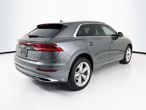 Used 2023 Audi Q8 Premium image 9
