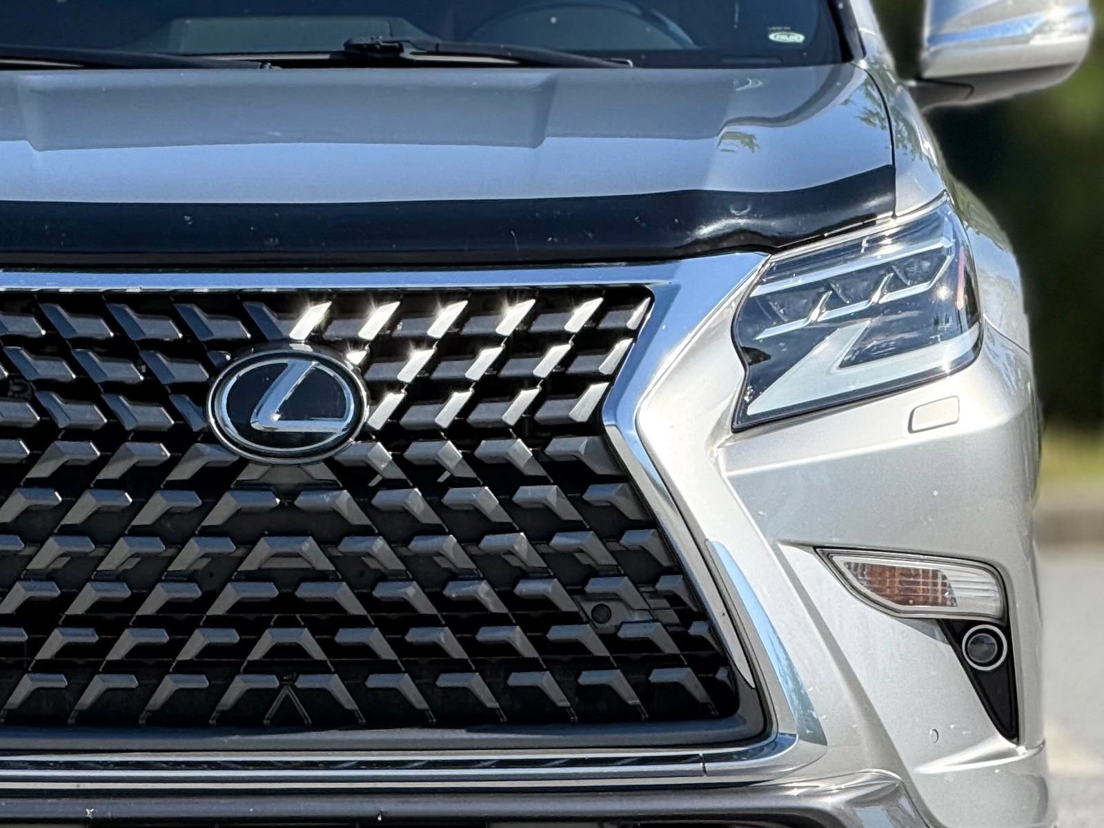 Used 2021 Lexus GX 460 Premium w/ Accessory Package AWD/4WD image 15