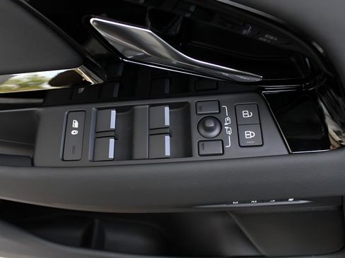 New 2026 Land Rover Range Rover Evoque S AWD/4WD image 11