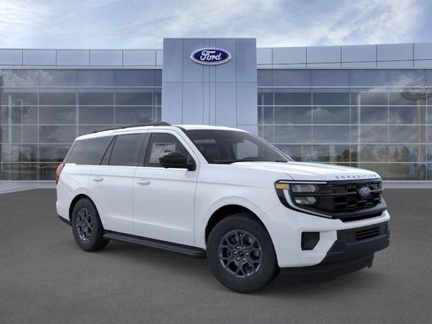 New 2025 Ford Expedition Active image 7