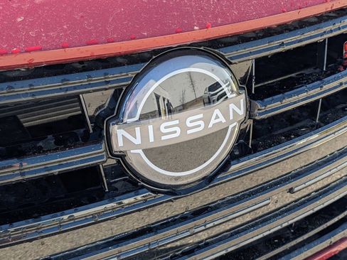 New 2025 Nissan Versa SR w/ Trunk Package FWD image 11