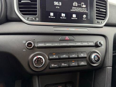 Used 2021 Kia Sportage LX image 17