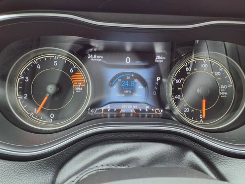 Used 2023 Jeep Cherokee Altitude Lux AWD/4WD image 16