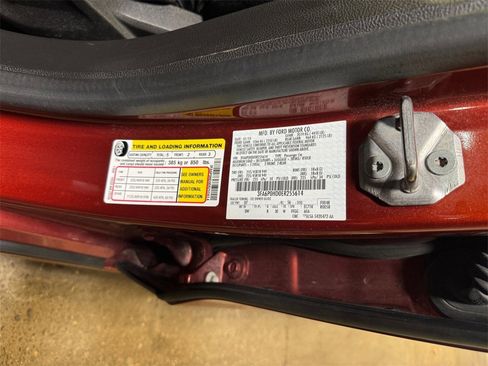 Used 2014 Ford Fusion SE w/ Equipment Group 201A image 31