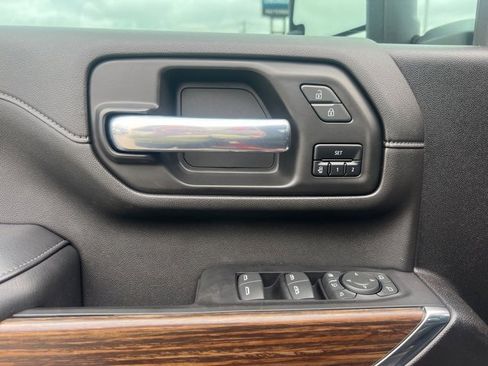 Used 2023 Chevrolet Silverado 2500 High Country image 16
