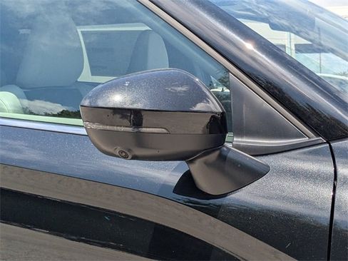 New 2025 Mitsubishi Outlander SE image 10