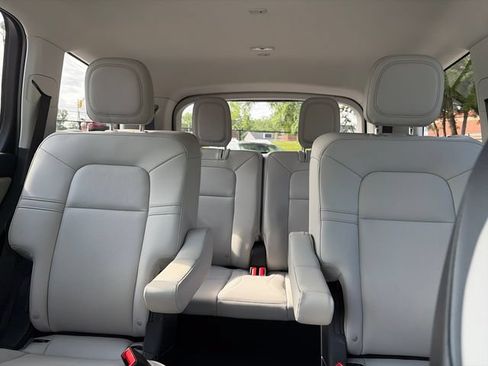 Used 2026 Lincoln Aviator AWD image 34