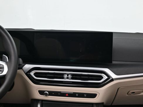 Used 2024 BMW M440i Convertible RWD image 9