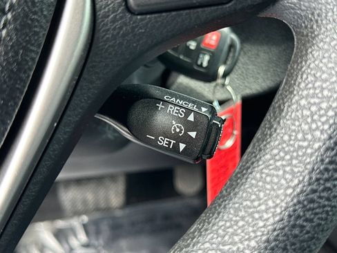 Used 2015 Toyota Corolla LE FWD image 25