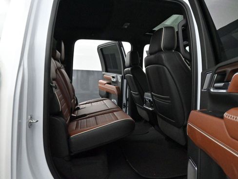 Used 2025 GMC Sierra 2500 Denali Ultimate image 34