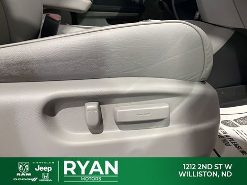 Used 2021 Honda Pilot Touring image 11