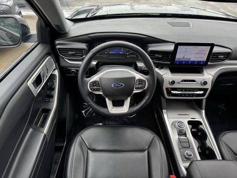 Certified 2023 Ford Explorer XLT w/ Equipment Group 202A image 5