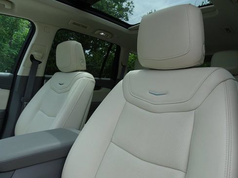 Certified 2024 Cadillac XT6 Premium Luxury w/ Technology Package AWD/4WD image 10