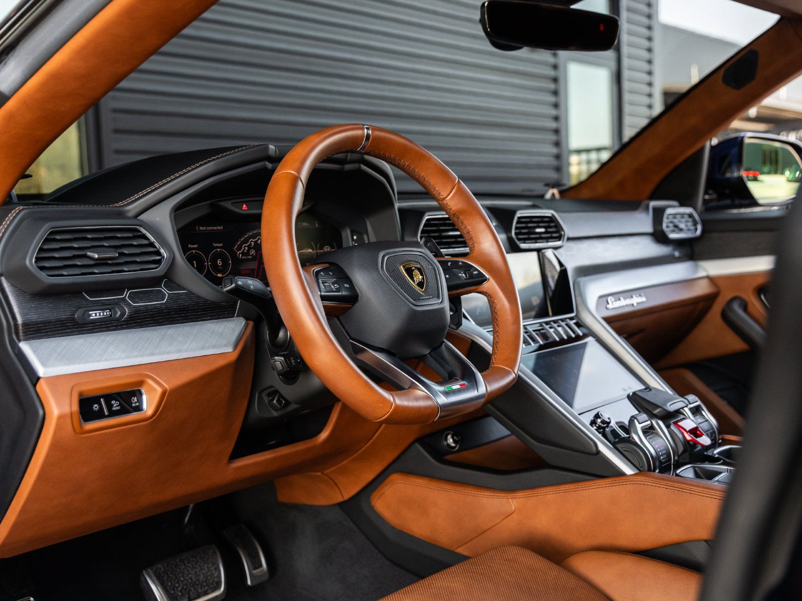 Used 2021 Lamborghini Urus AWD/4WD image 31