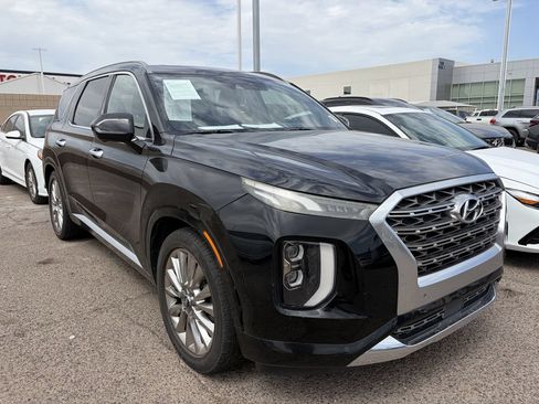 Used 2020 Hyundai Palisade Limited FWD image 2