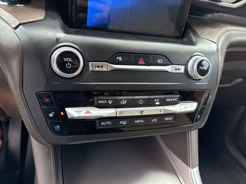 Used 2020 Ford Explorer Platinum AWD/4WD image 11
