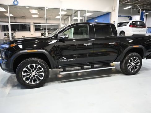 New 2026 GMC Canyon Denali image 9