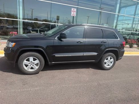 Used 2012 Jeep Grand Cherokee Laredo w/ Laredo E Group AWD/4WD image 24