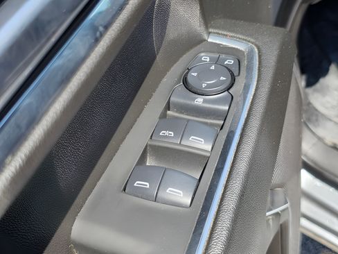 Used 2024 Chevrolet Silverado 1500 LT AWD/4WD image 17