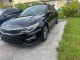 Used 2019 Kia Optima S image 2