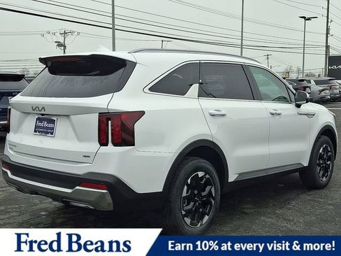 New 2026 Kia Sorento S w/ S Panoramic Sunroof Package image 4