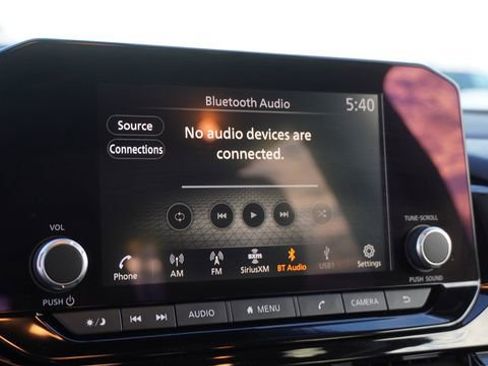 Used 2024 Nissan Pathfinder SV image 24