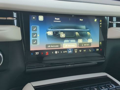 New 2025 Lincoln Navigator Reserve image 18