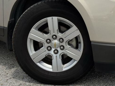 Used 2012 Chevrolet Traverse LT FWD image 34