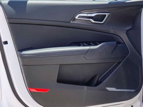 Certified 2025 Kia Sportage EX FWD image 19