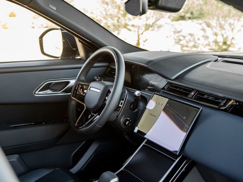 New 2026 Land Rover Range Rover Velar Dynamic SE image 30