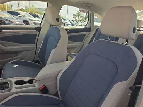 New 2026 Volkswagen Jetta SE FWD image 17