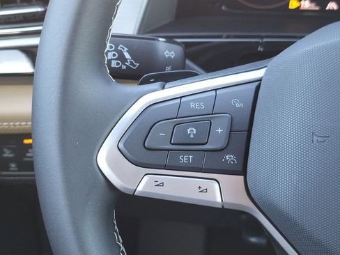 New 2025 Volkswagen Atlas Cross Sport SE image 32