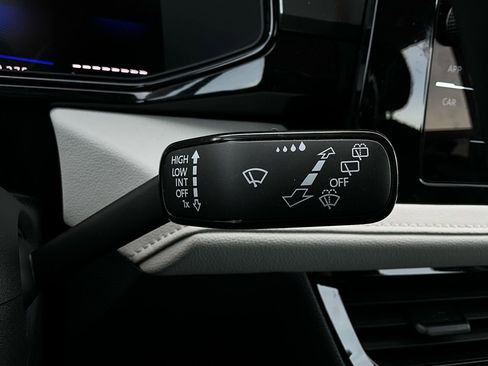 Used 2025 Volkswagen Taos S image 33