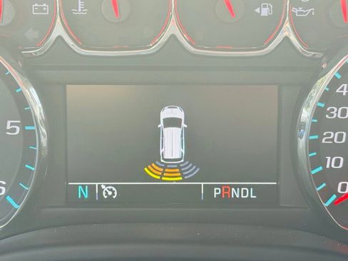 Used 2020 Chevrolet Suburban LT image 34