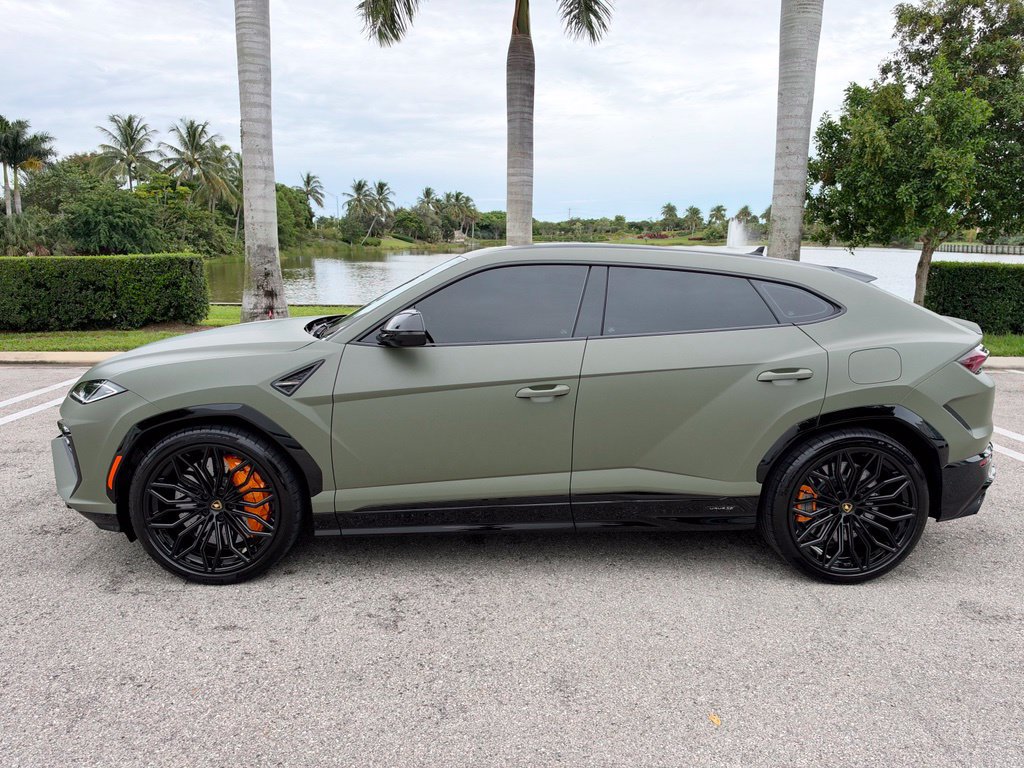 Used 2025 Lamborghini Urus SE AWD/4WD image 10