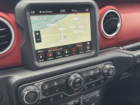 Used 2020 Jeep Gladiator Rubicon AWD/4WD image 16