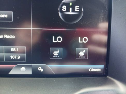 Used 2015 Ford Explorer XLT w/ Equipment Group 202A FWD image 24