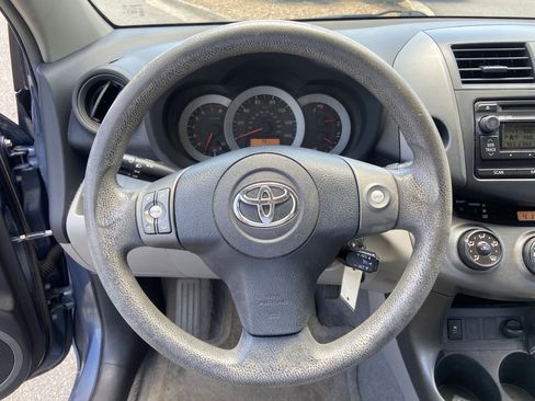 Used 2012 Toyota RAV4 FWD w/ Upgrade Value Pkg image 11