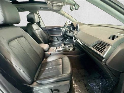 Used 2020 Audi Q5 e Premium Plus w/ Premium Plus Package AWD/4WD image 27