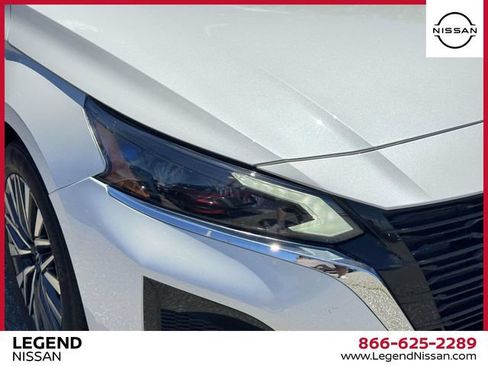 Certified 2024 Nissan Altima 2.5 SV FWD image 9