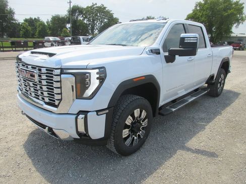 New 2026 GMC Sierra 2500 Denali w/ Denali Reserve Package AWD/4WD image 11