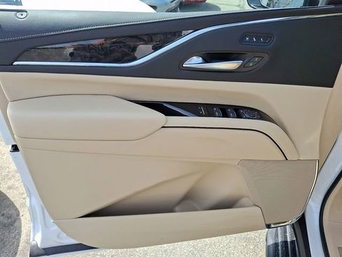 Certified 2023 Cadillac Escalade Premium Luxury image 9