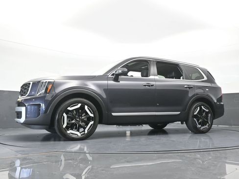 Used 2025 Kia Telluride S FWD image 67